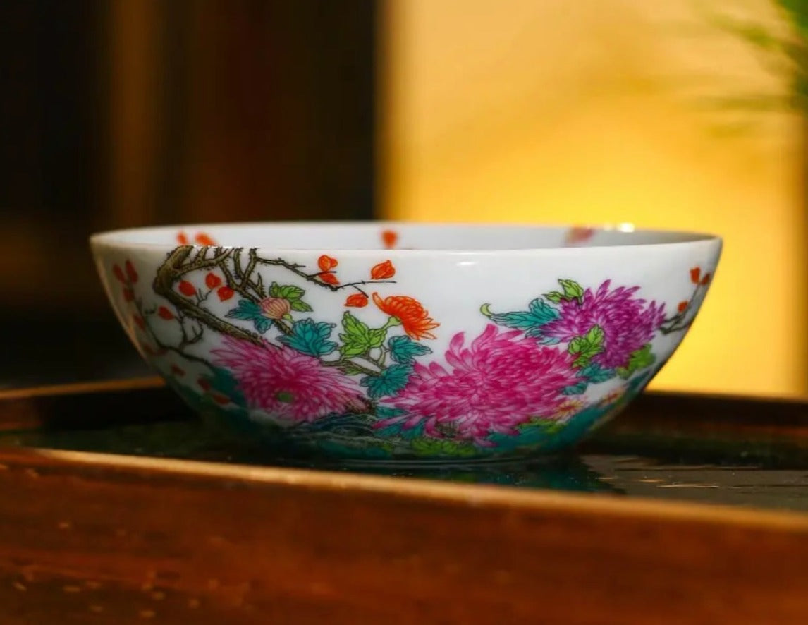 This is a Chinese Jingdezhen ceramic teacup