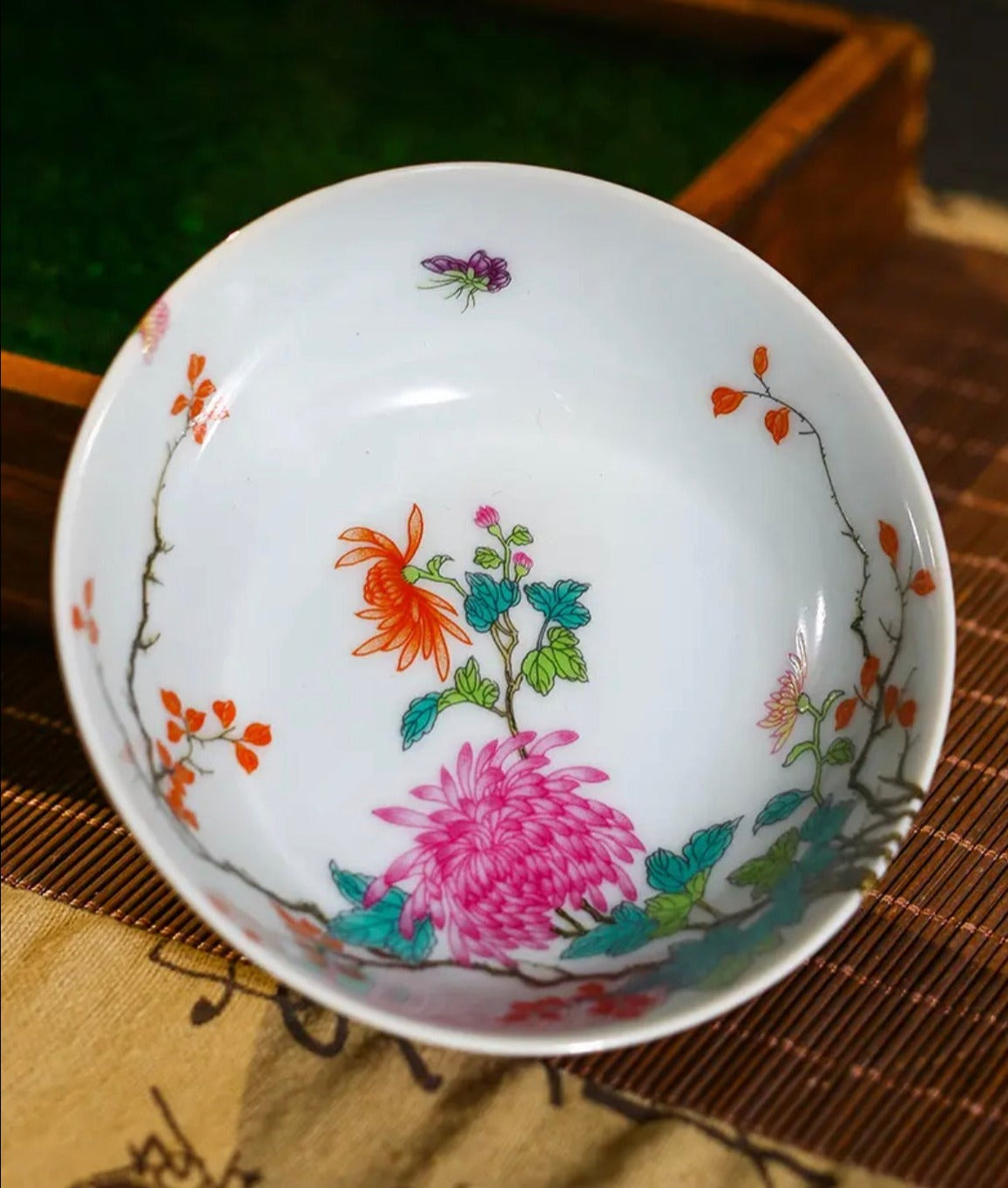 This is a Chinese Jingdezhen ceramic teacup