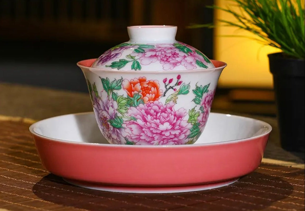 This is a Chinese Jingdezhen enamel flower teapot gaiwan