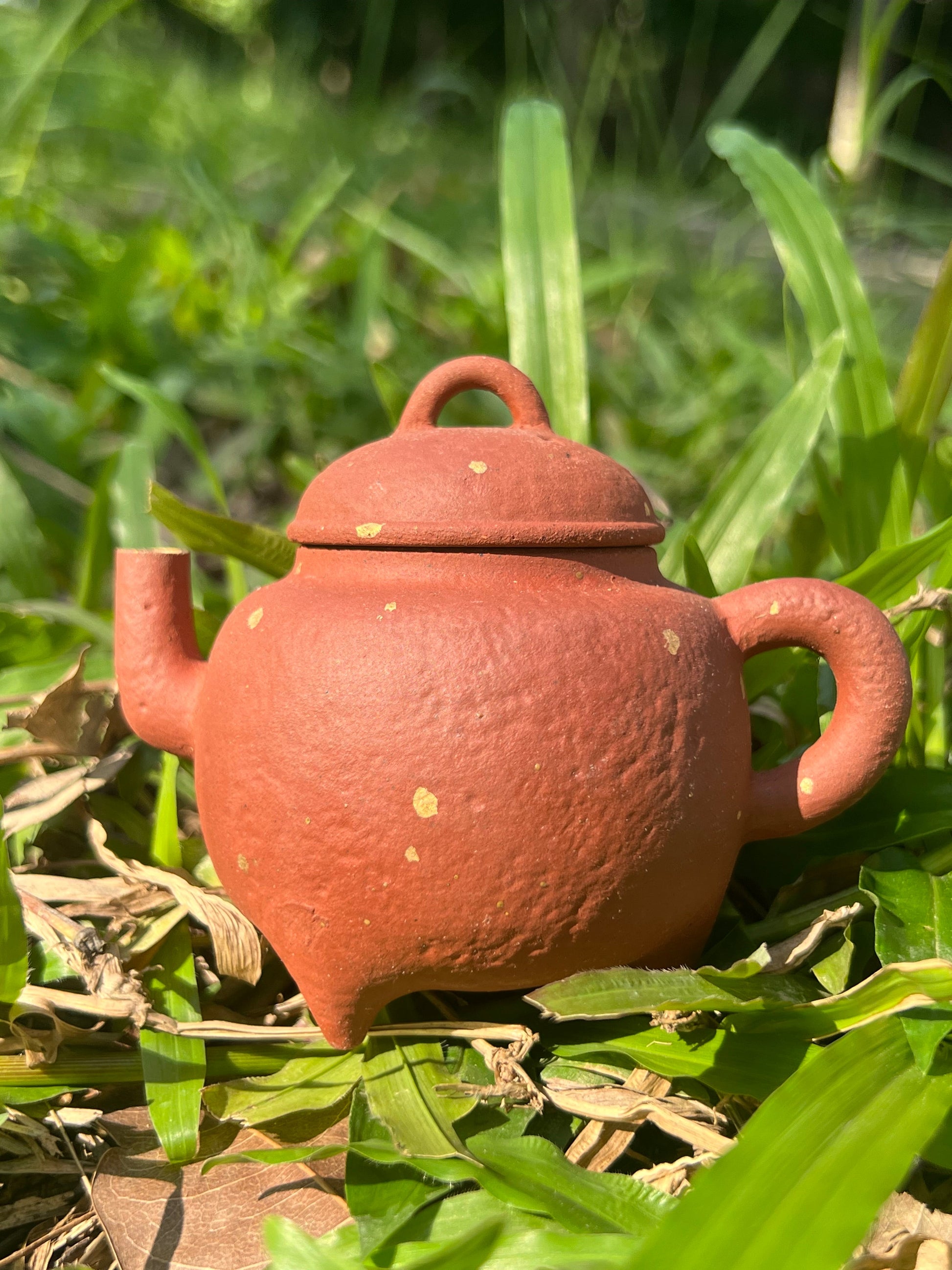 this is Chinese purple clay teapot. this is a pottery teapot