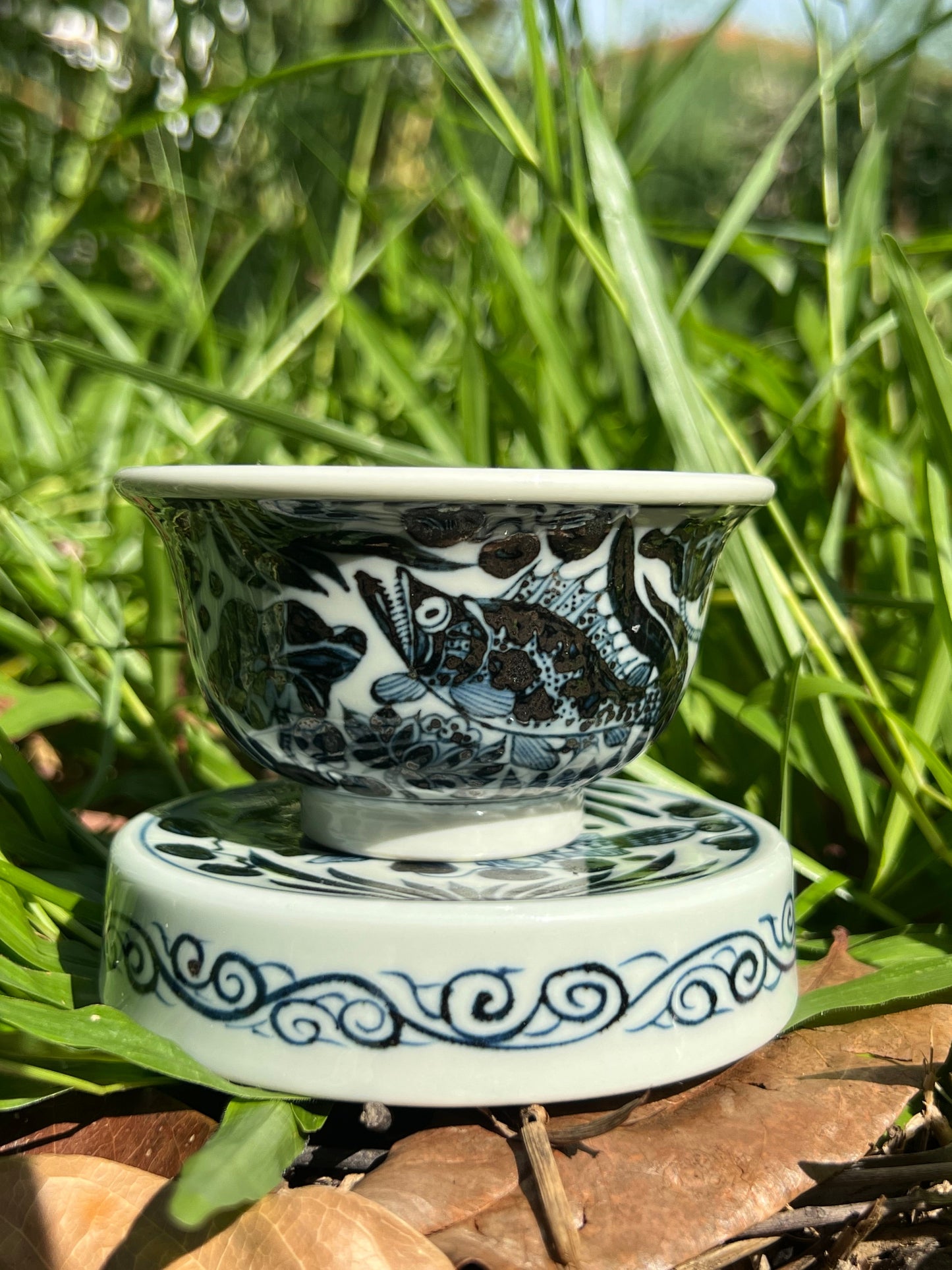 Hand Painted Chinese Antique Yuan Dynasty Blue and White Porcelain Fish and Algae Pattern Gaiwan Set Jingdezhen Master Ceramic Artwork