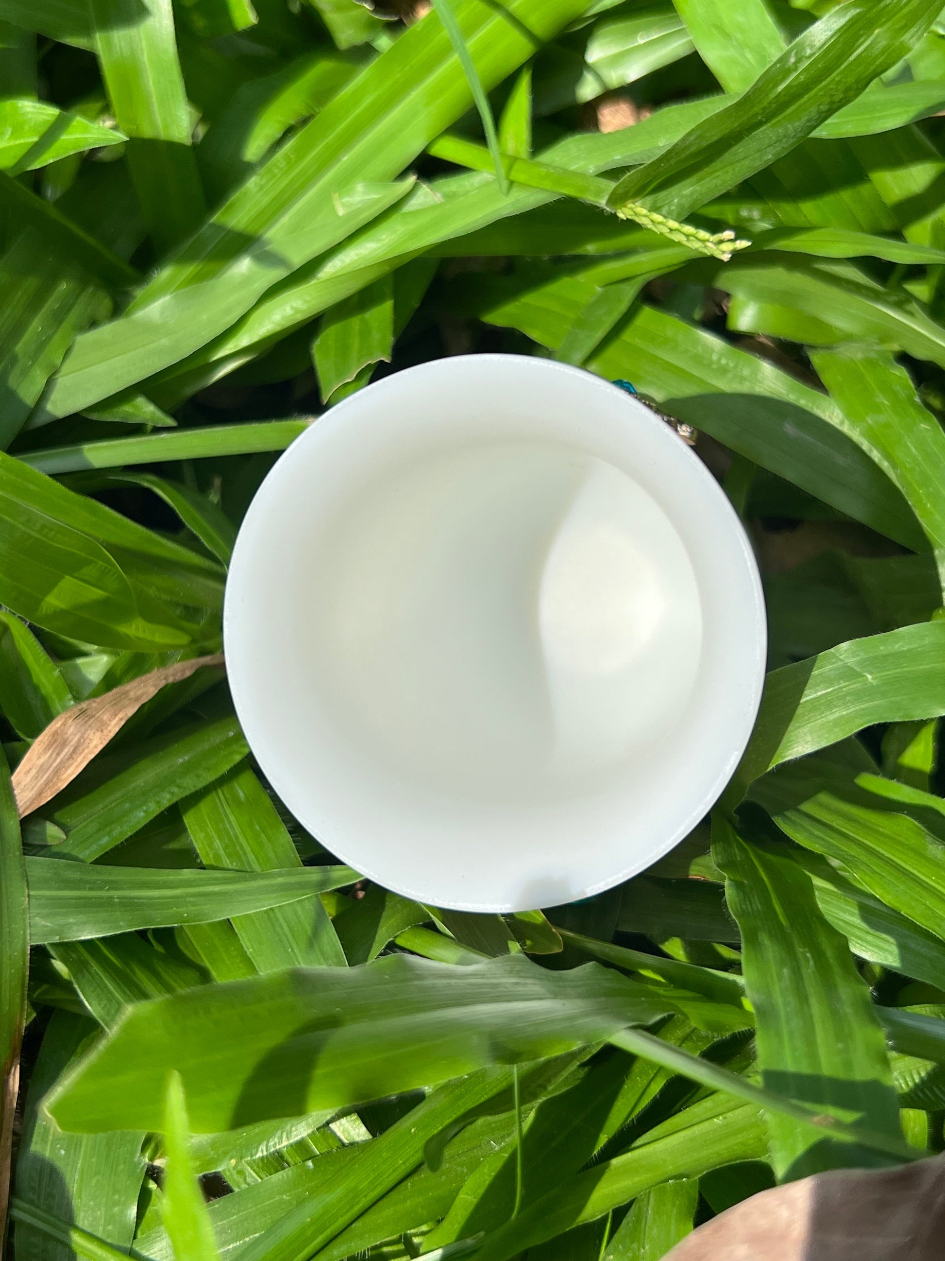 this is a white pottery teapot. this is Chinese mutton fat jade teapot