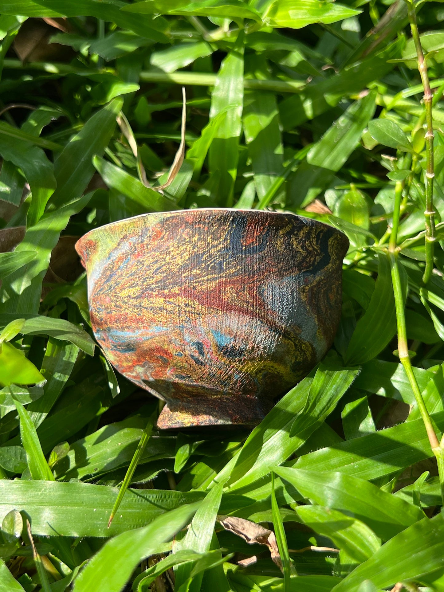 this is Chinese lacquer ware teacup. this is a pottery teacup