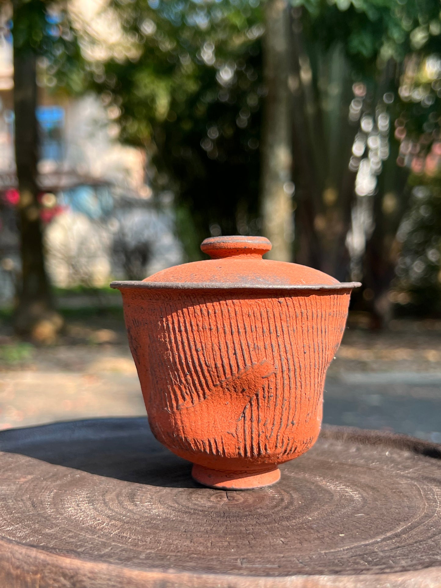 This is a pottery teapot.this is a pottery gaiwan