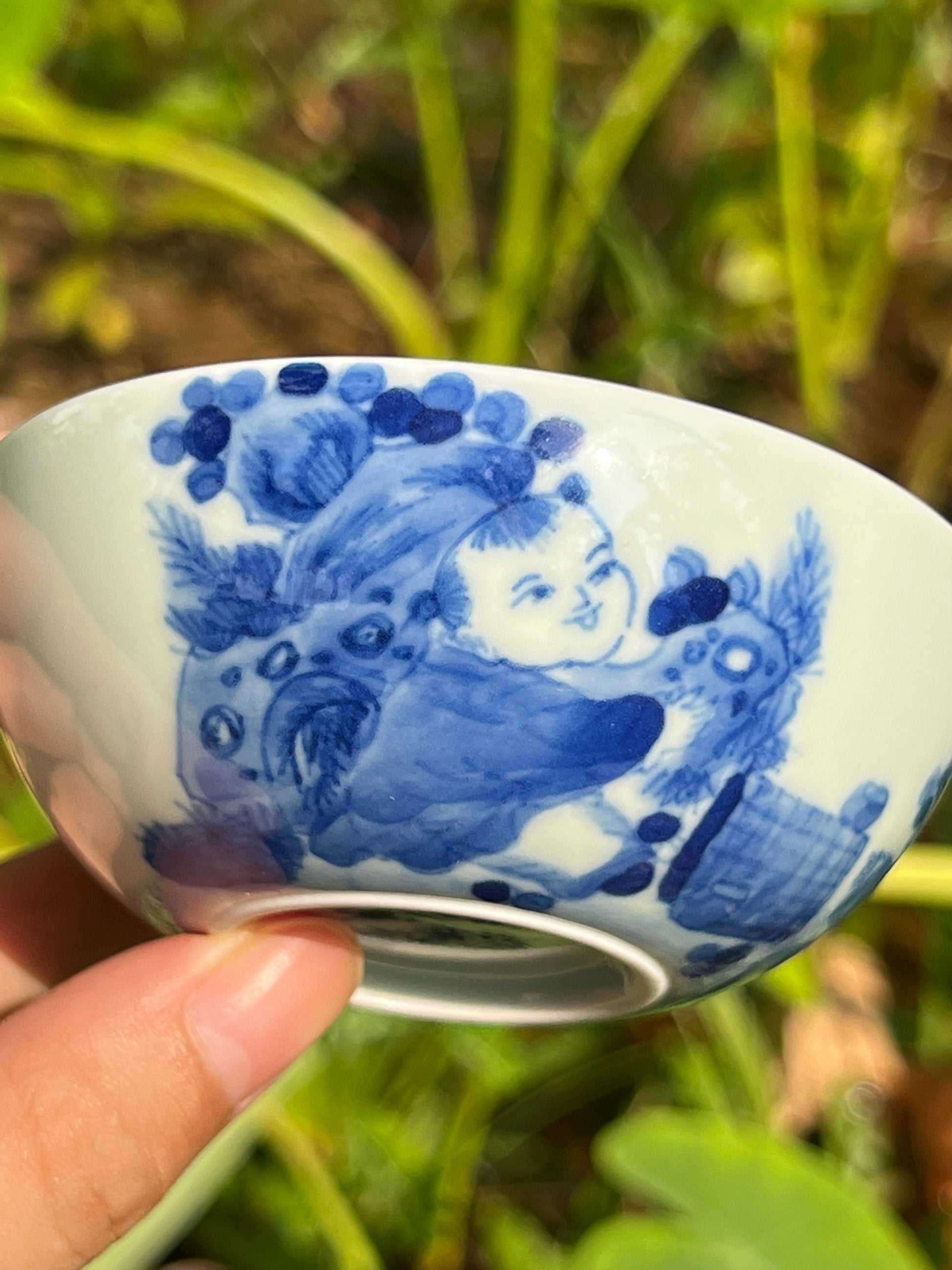 this is Chinese Jingdezhen blue and white porcelain teacup. this is a ceramic teacup