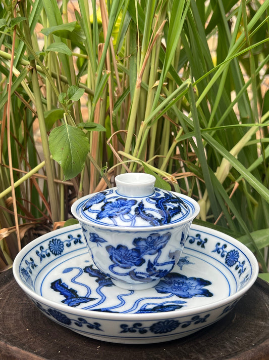 Handcrafted Chinese Handpainted Chinese Corn Poppy Blue and White Porcelain Gaiwan Set Jingdezhen Teapot Ceramic Artwork