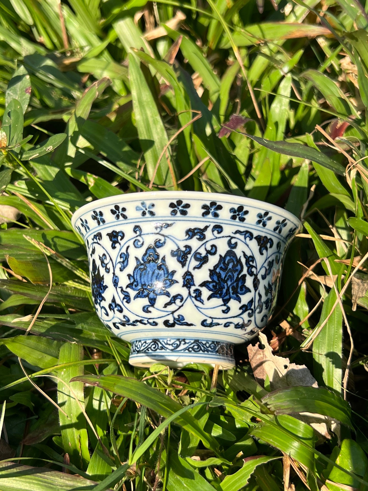 Hand Painted Chinese Lotus Of Twined Stems Teacup Jingdezhen Blue and White Porcelain Master Ceramic Artwork