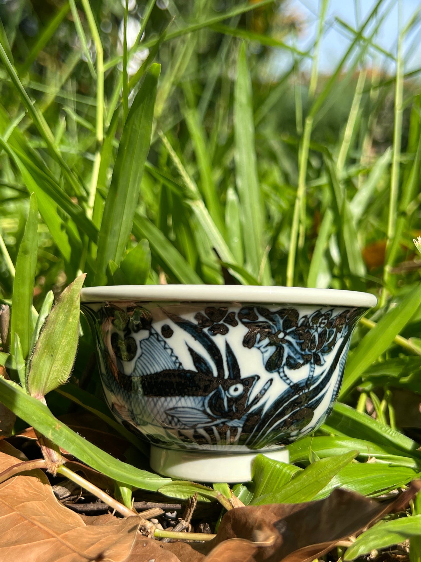 Hand Painted Chinese Antique Yuan Dynasty Blue and White Porcelain Fish and Algae Pattern Gaiwan Set Jingdezhen Master Ceramic Artwork