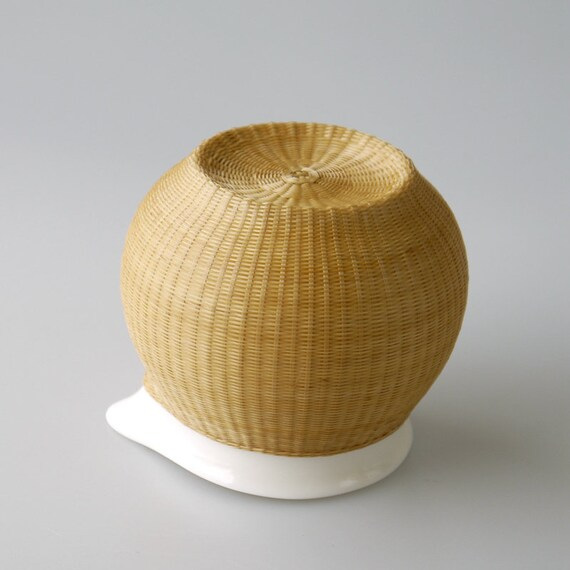 this is a bamboo weaving ceramic gaiwan teapot