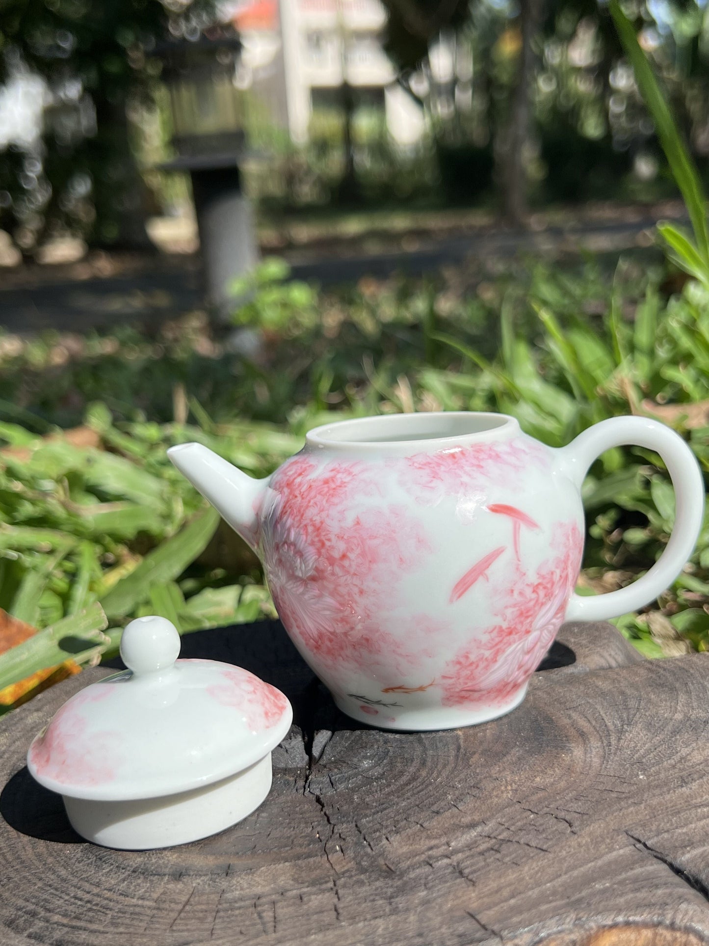 this is a Chinese Jingdezhen pastel porcelain flower teapot.this is a ceramic teapot