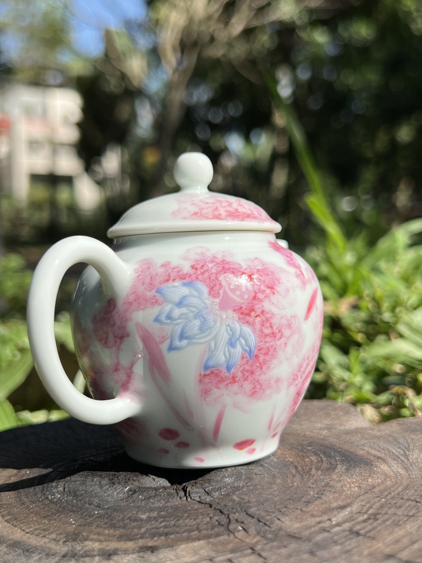 this is a Chinese Jingdezhen pastel porcelain flower teapot.this is a ceramic teapot