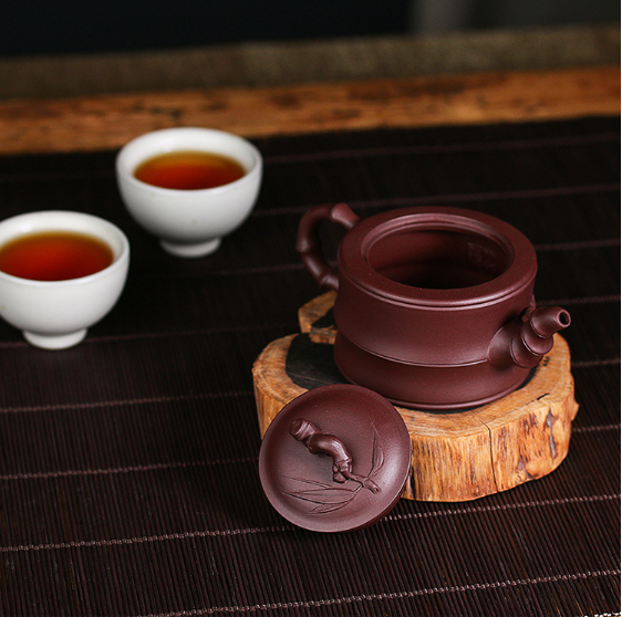 This is a Yixing teapot. this is Chinese yixing clay teapot 