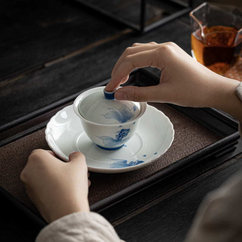 This is a ceramic teapot.this is a ceramic gaiwan