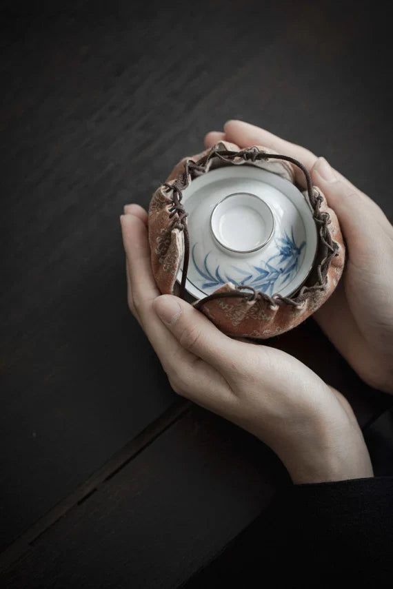 This is a ceramic teapot.this is a ceramic gaiwan