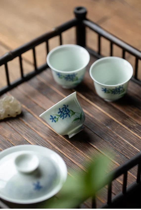 This is a ceramic teapot.this is a ceramic gaiwan