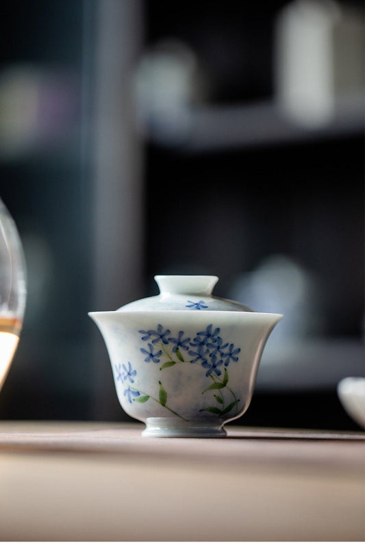 This is a ceramic teapot.this is a ceramic gaiwan