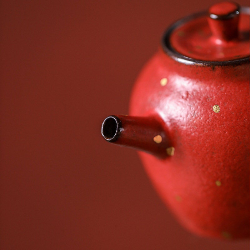 this is a ceramic teapot