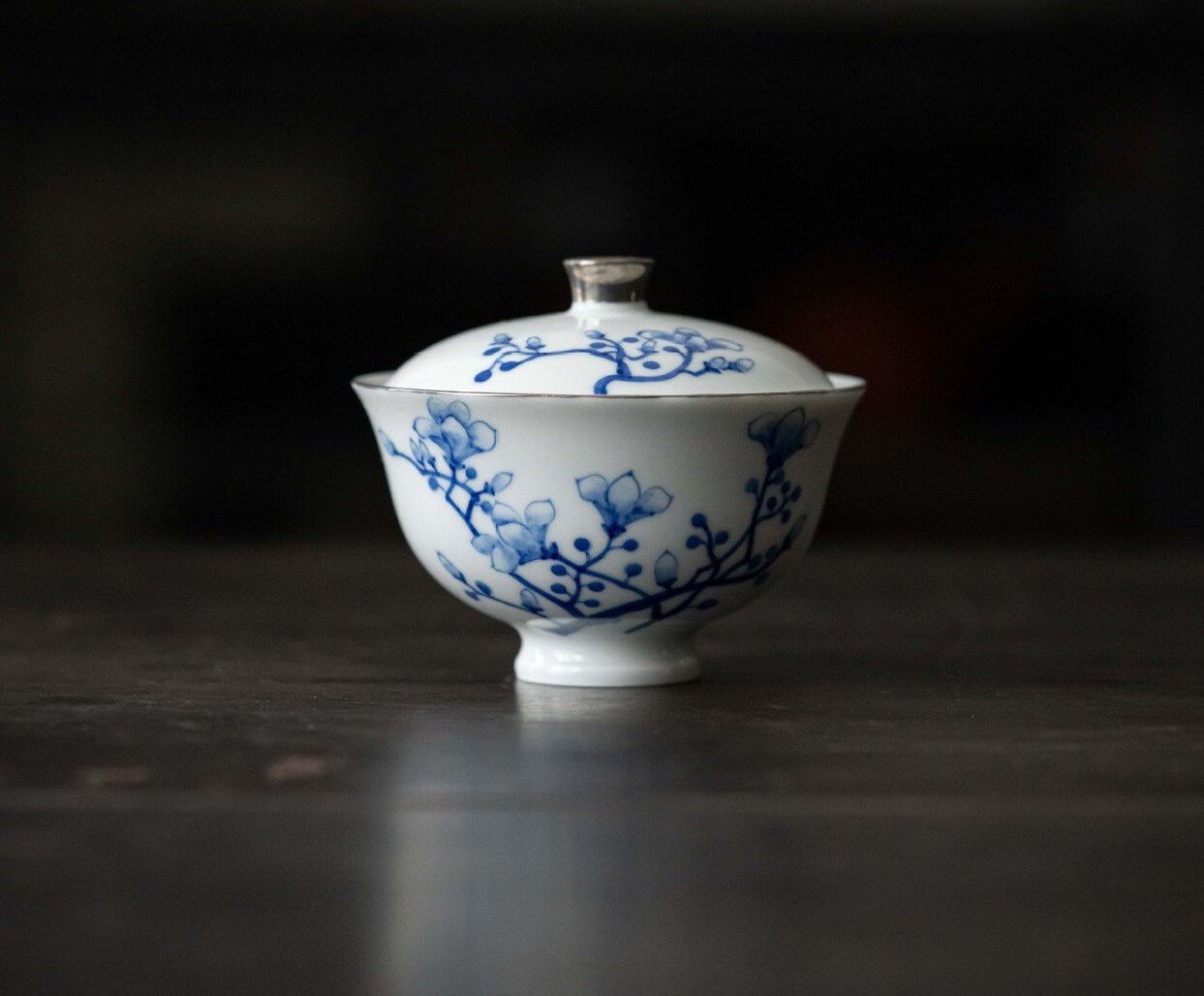 This is a ceramic teapot.this is a ceramic gaiwan