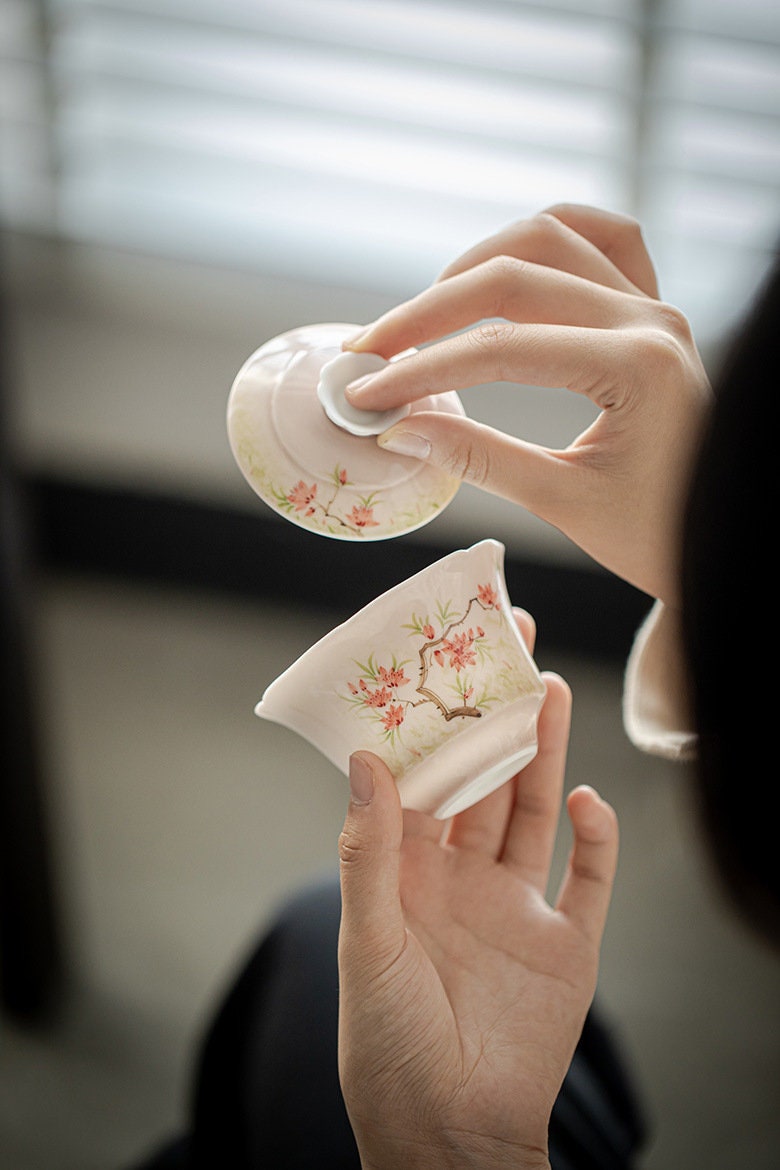 Chinese Jingdezhen Gaiwan Handpaited Pink Wisteria Pattern Teaware Teapot Chinese Master Pottery Ceramic Japanese Ceramic