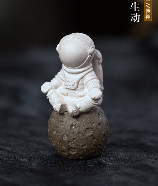 Chinese Yixing Zisha Tea Pet Meditation Astronaut  Handmade  Purple White Red  Mud